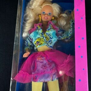 1992 Barbie Cool N Sassy Toys R Us Limited Edition Doll Factory New Never Opened